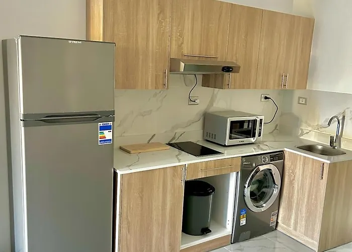 Large & Pool - Wifi Apartment *