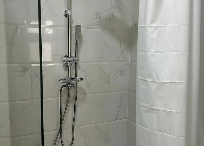 Large & Pool - Wifi Apartment *