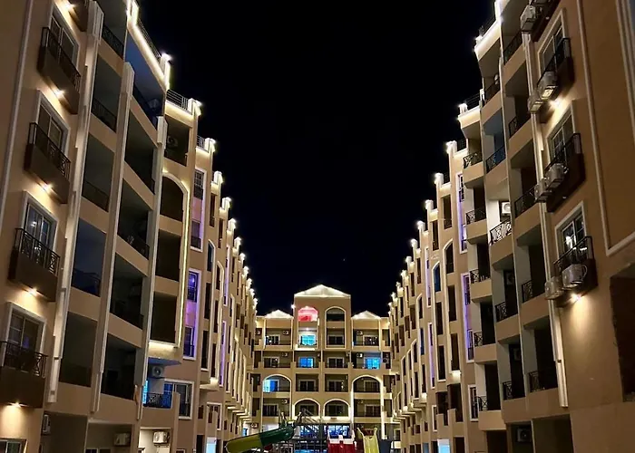 Large & Pool - Wifi Apartment *